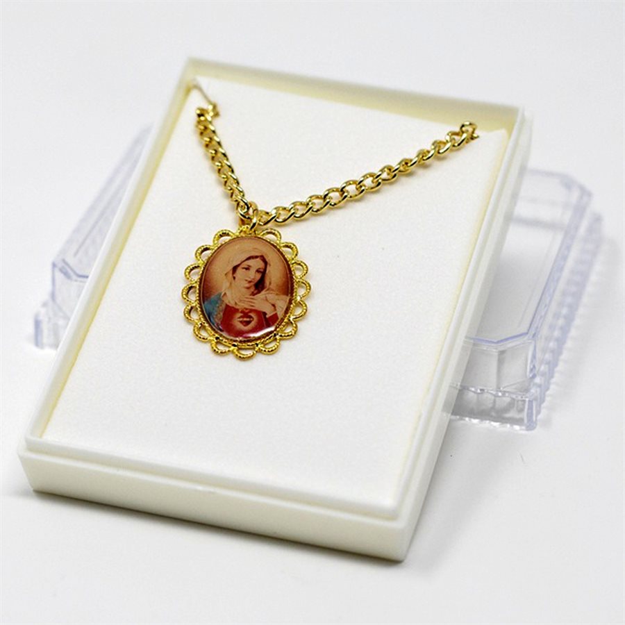 Sacred heart of Mary medal with 18" goldcolour chain