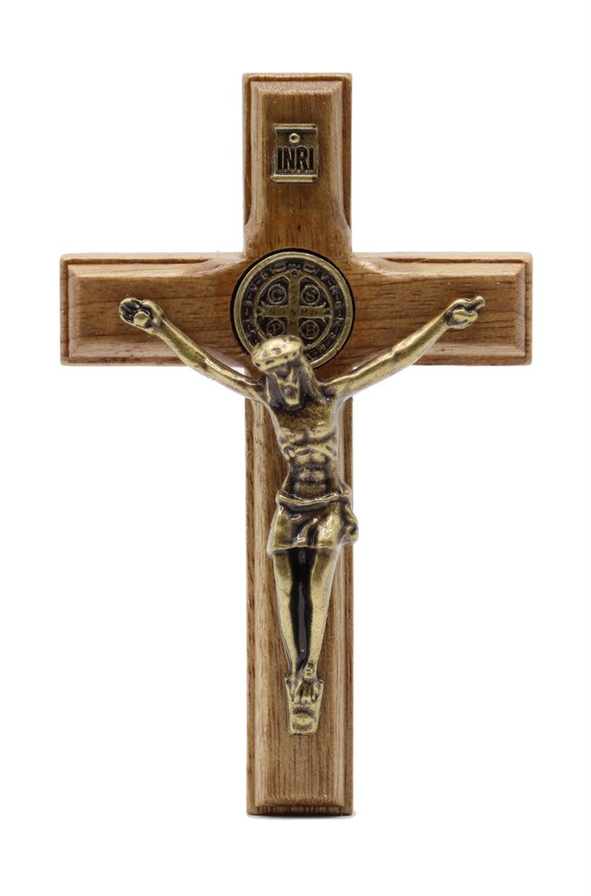Crucifix en bois St Benoit 4,5 x 7 cm, corpus en métal doré