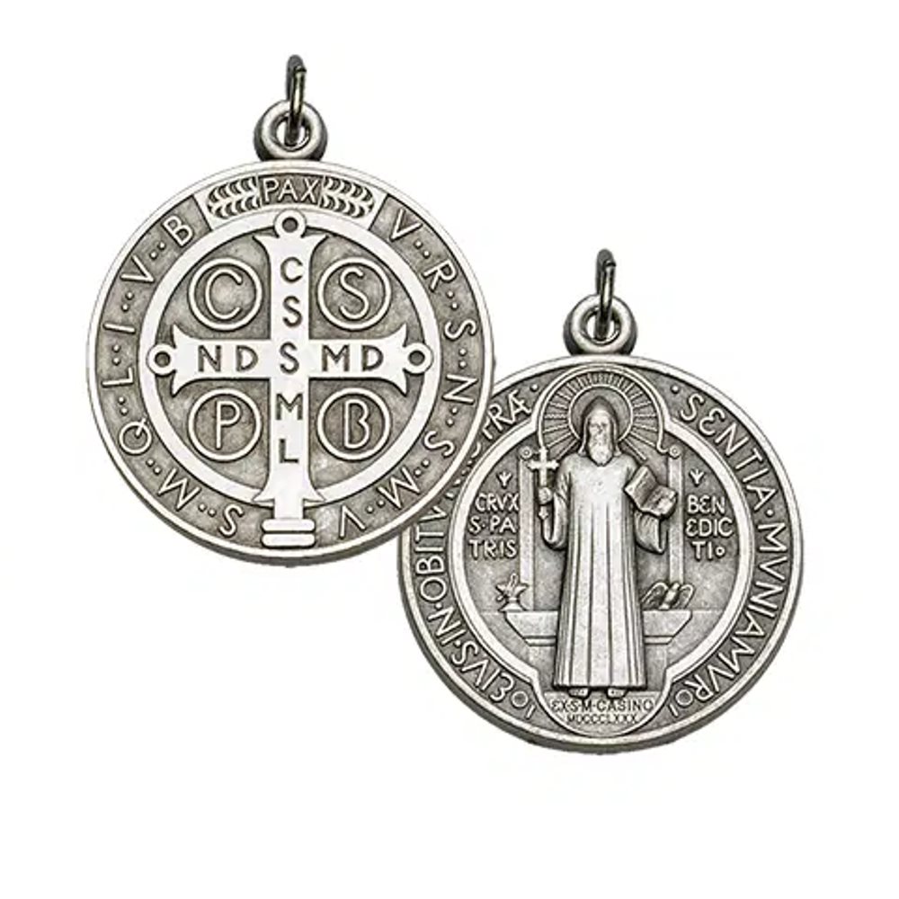Médaille Saint Benoit argentée 18 mm